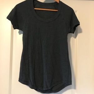 Lululemon size 6 top